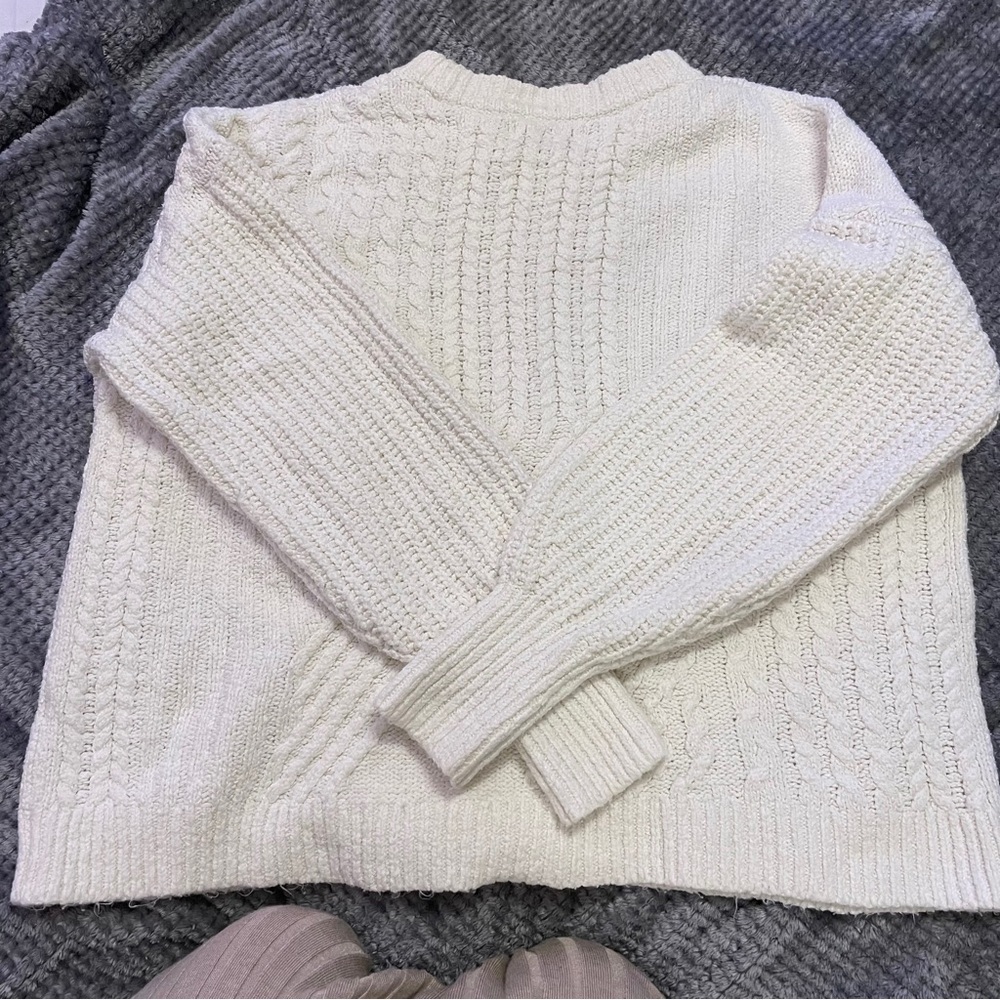 Old Navy  Thick Cozy Sweater  Tall Large - Picture 3 of 4